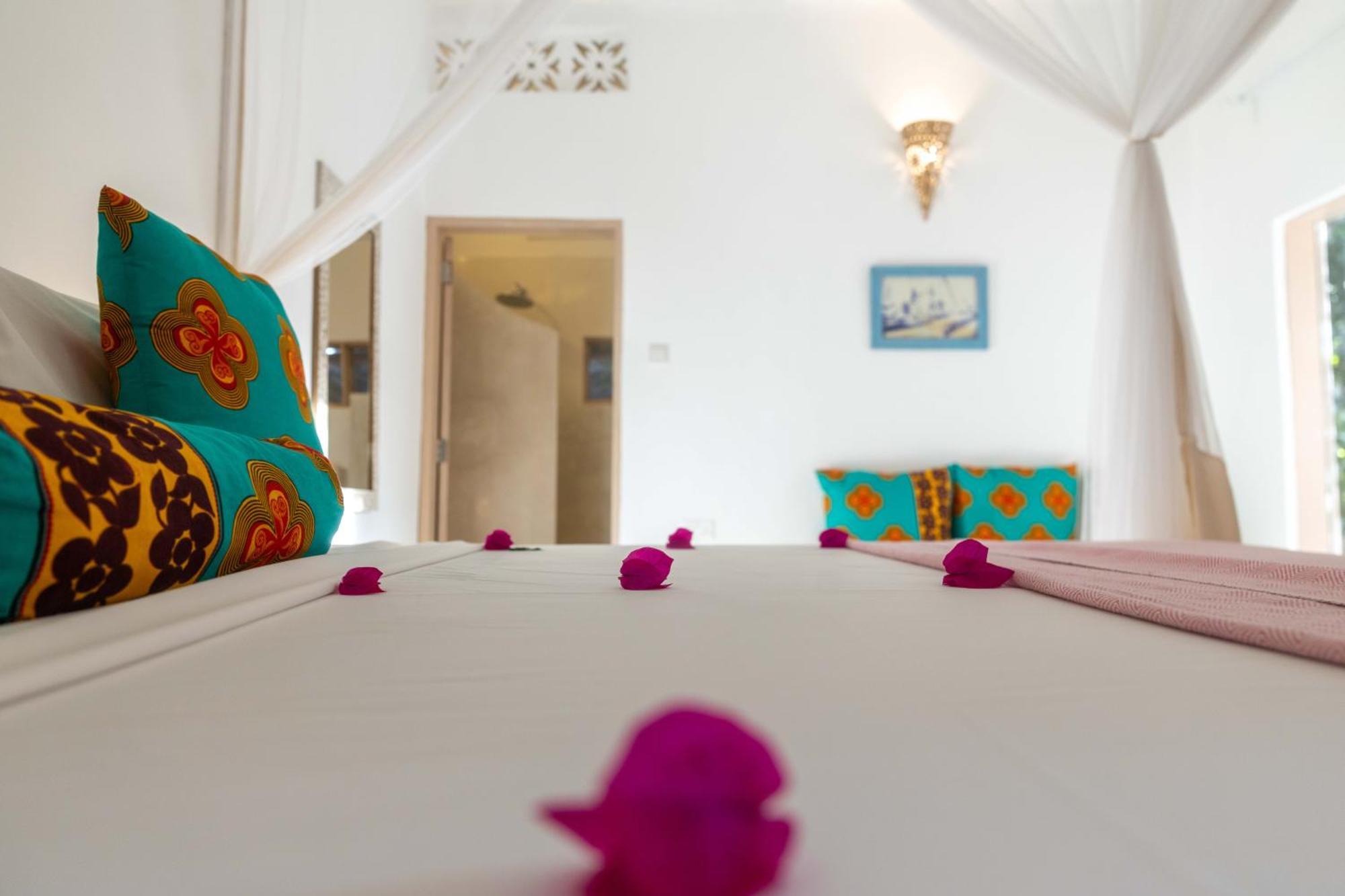 Sharazad Boutique Hotel Джамбиани Экстерьер фото